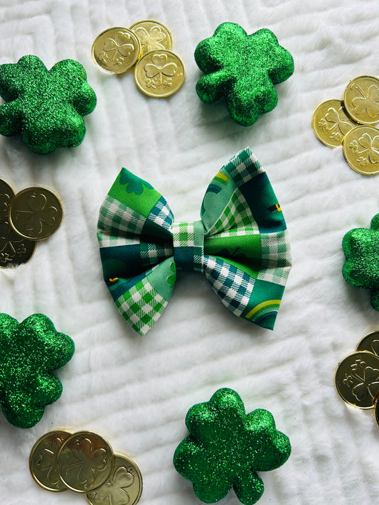 Too Cute to Pinch Slip Over the Collar Bow Tie